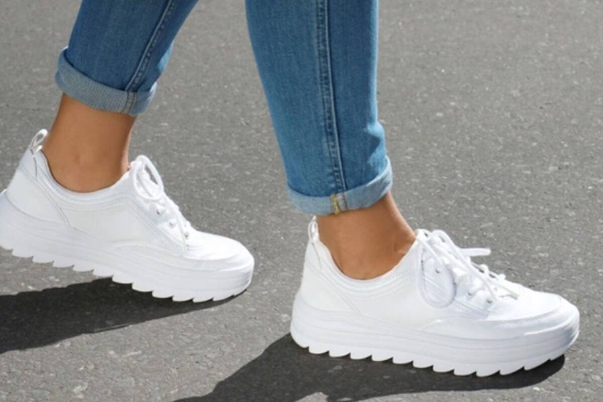 Cómo lavar los tenis blancos para quitarles las manchas