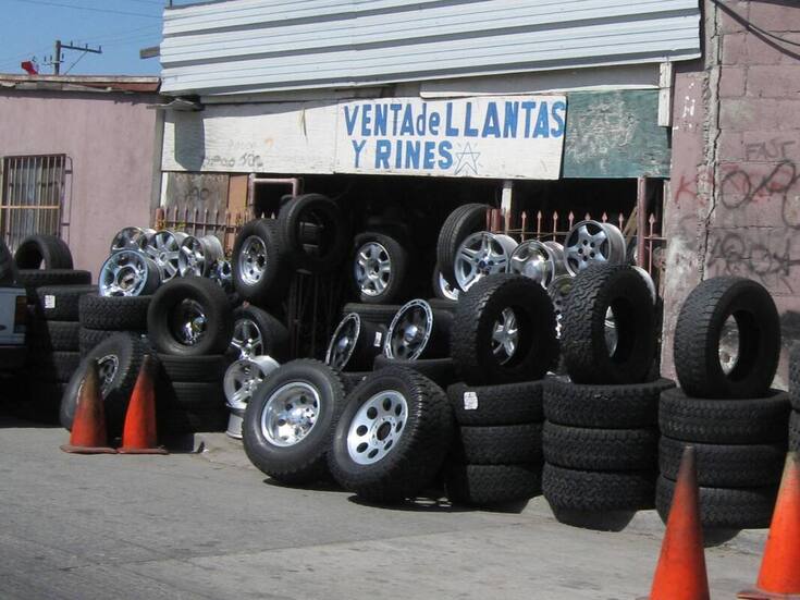 Suman 7 llanteras clausuradas por falta de licencia ambiental