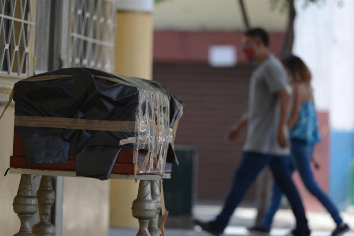 Ecuador: Pide alcaldesa que municipios puedan levantar cadáveres por Covid-19