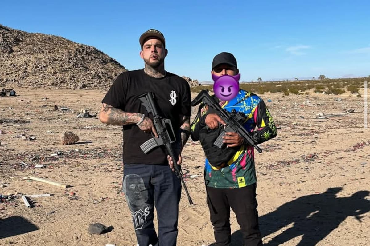 Emiliano Aguilar causa polémica en redes tras publicar fotos con armas
