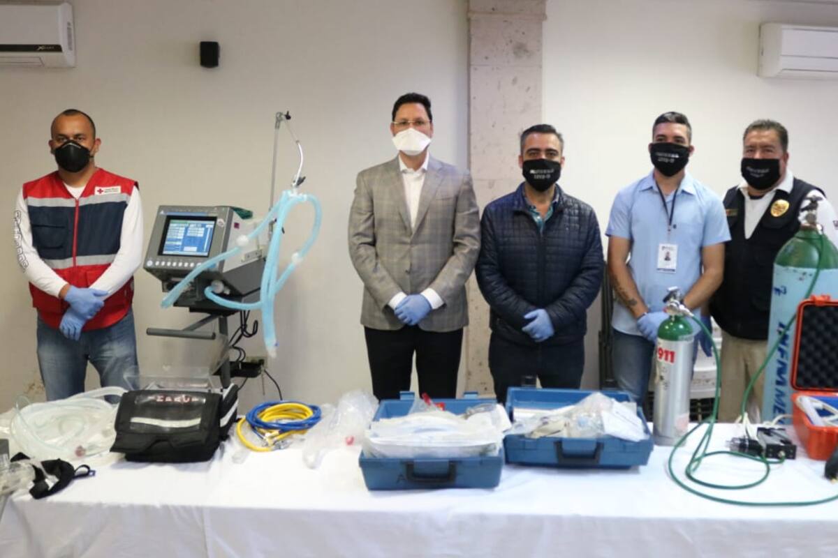 Entrega Kiko Munro dos ventiladores para respiración; fueron donados por la iniciativa privada