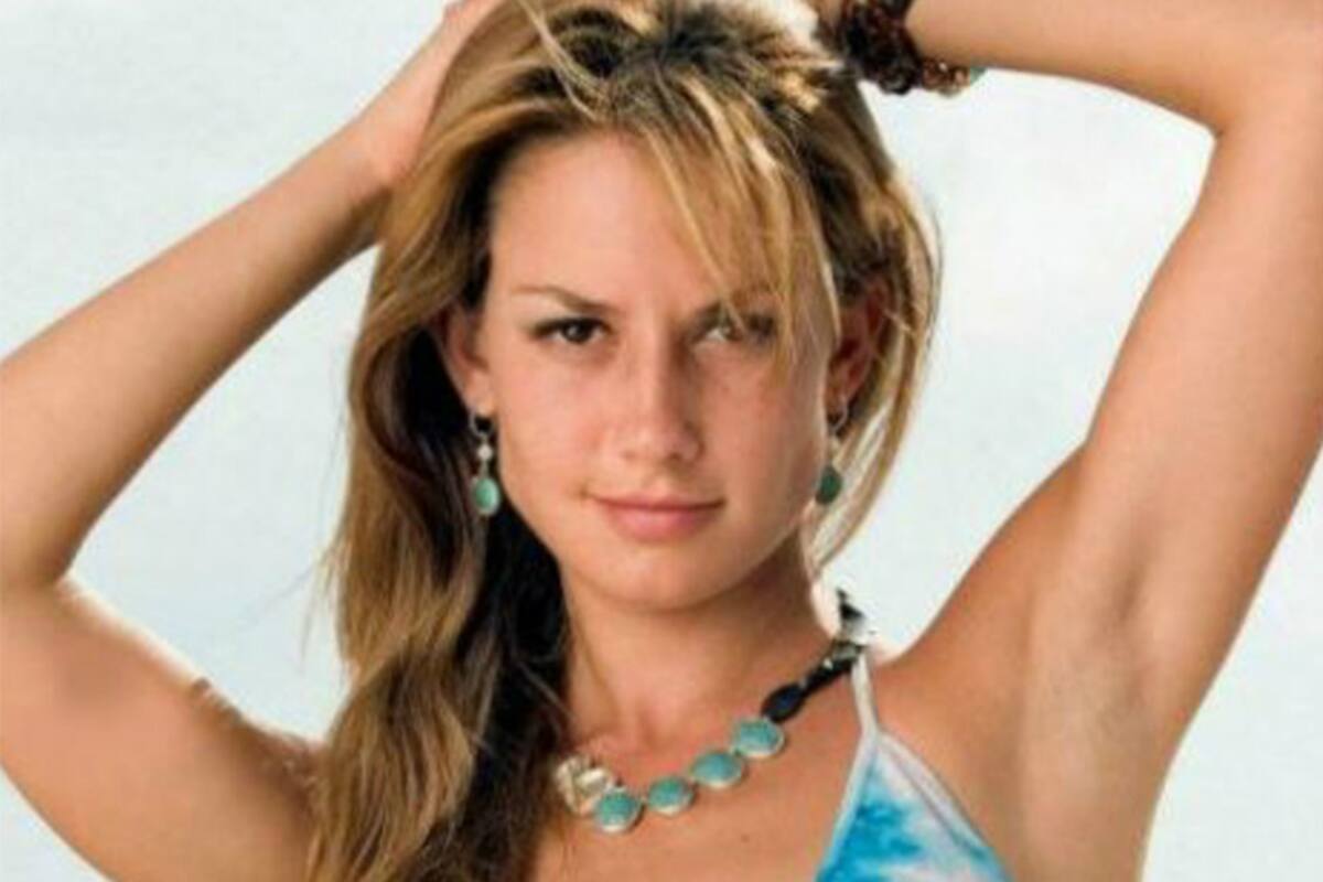 Altaír Jarabo encanta con su figura en traje de baño