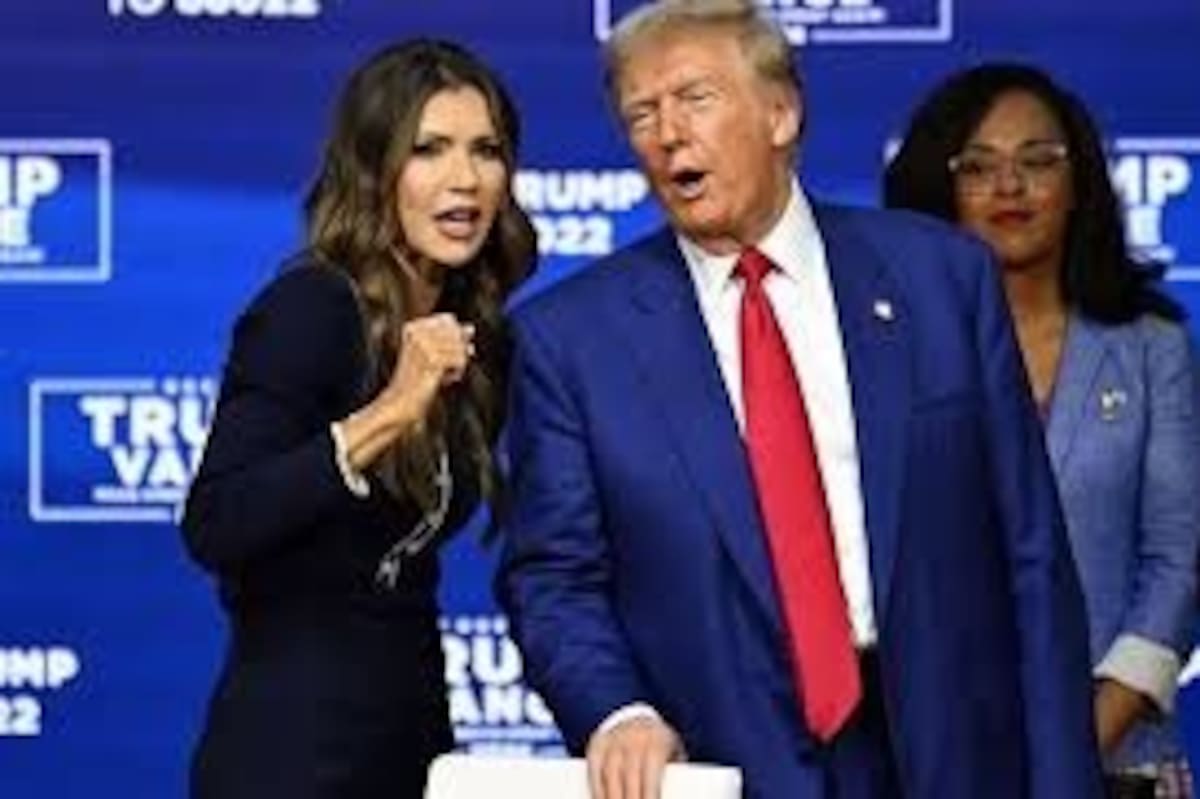 Kristi Noem y el presidente Donald Trump