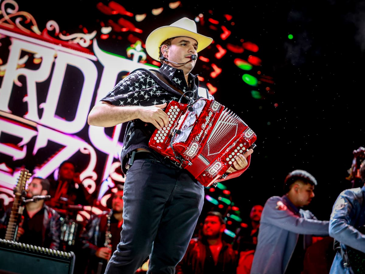 Edgardo Núñez se presentó en la Isla de las Estrellas durante el primer día de las Fiestas del Sol 2026, ante el público reunido para el inicio de la celebración por el 50 aniversario de la feria.
Foto: Juan J. Morales