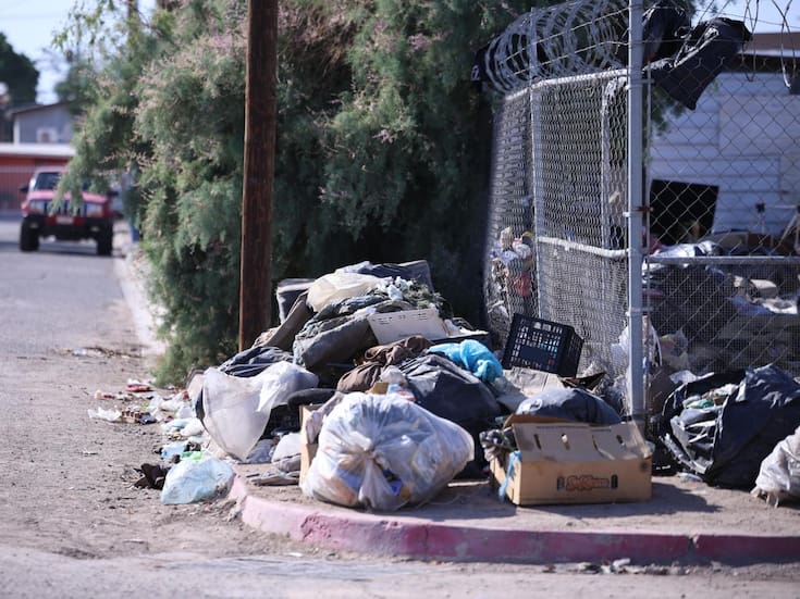Vecinos denuncian predio lleno de basura y con “diablito” en la Miraflores