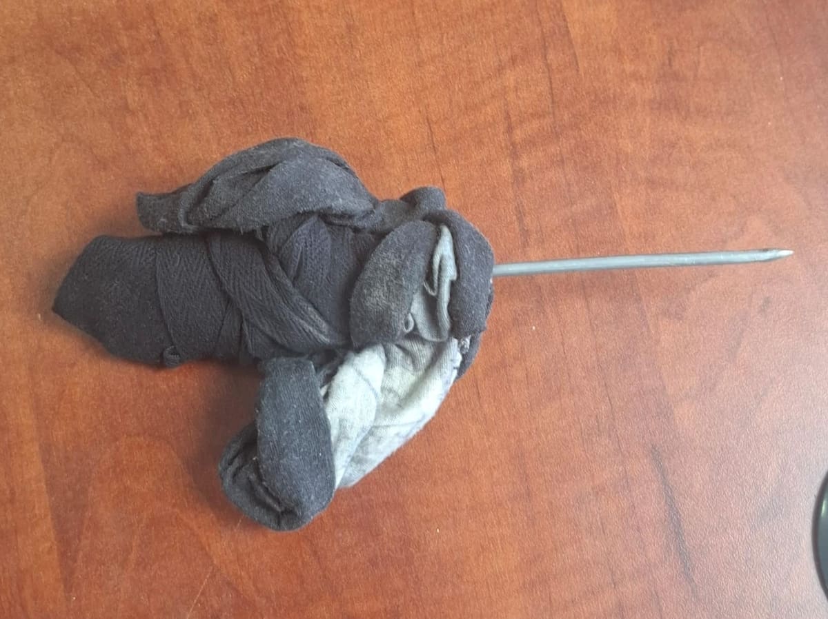 Un hombre que llegó a la cafetería Ambela Café, pidió el menú y sacó un arma blanca envuelta en un pañuelo para amenazar a la empleada y robar dos celulares fue detenido. Foto : Cortesía