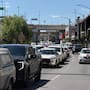 Continúan largas filas vehiculares en garitas nogalenses