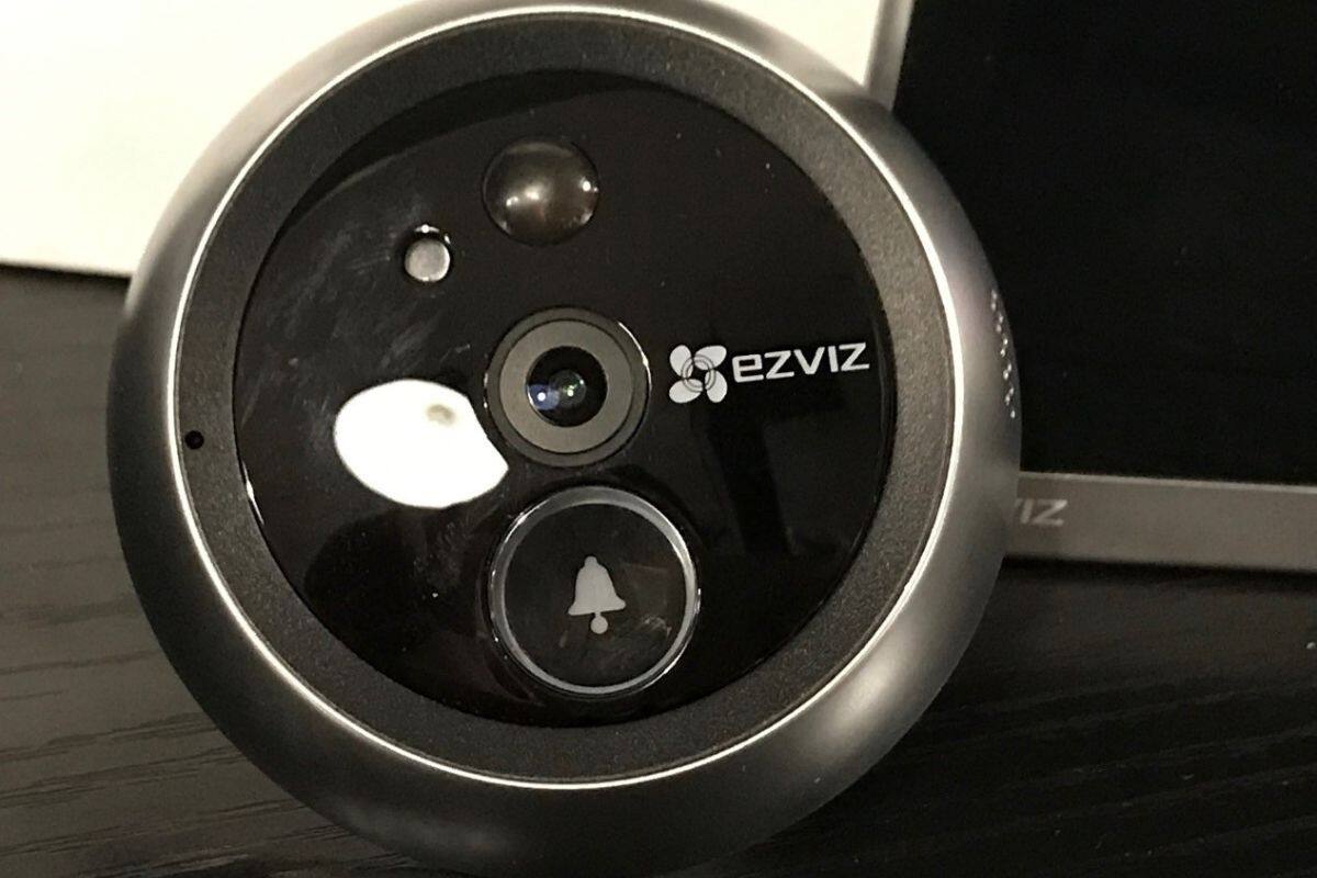 Esta mirilla te permite responder a quien llame a la puerta desde tu iPhone