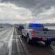 Camioneta impacta por alcance a Jeep detenido en cruce ferroviario en Yuma; conductor resulta grave