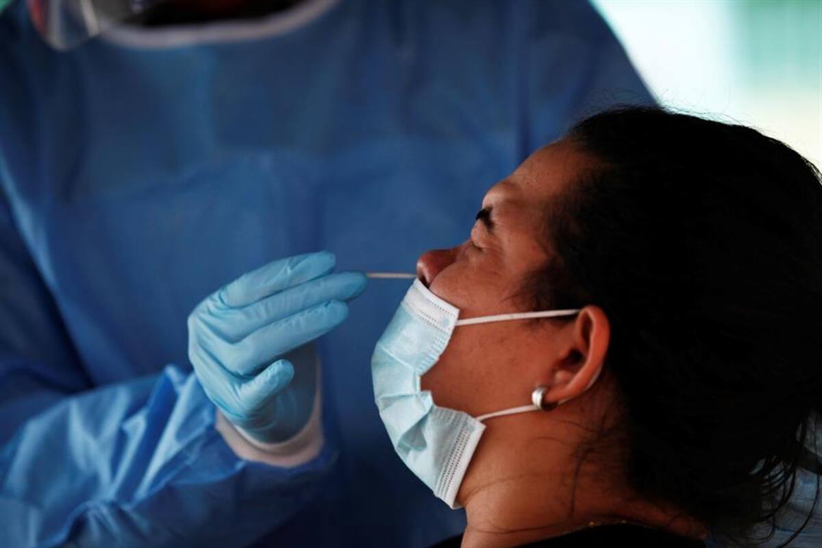 Mutación de coronavirus sobreviviría a lavado de manos y traspasaría cubrebocas: NIAID