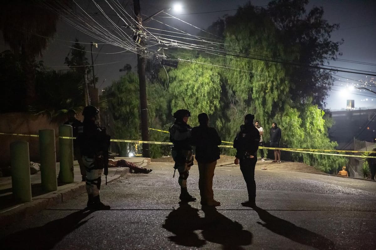 La víctima, de unos 45 años, presentaba heridas de bala; no hay detenidos por el hecho. Foto: Border Zoom