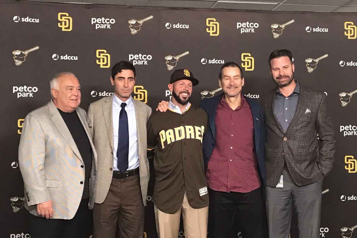 Padres presentan a Tingler como su nuevo manejador