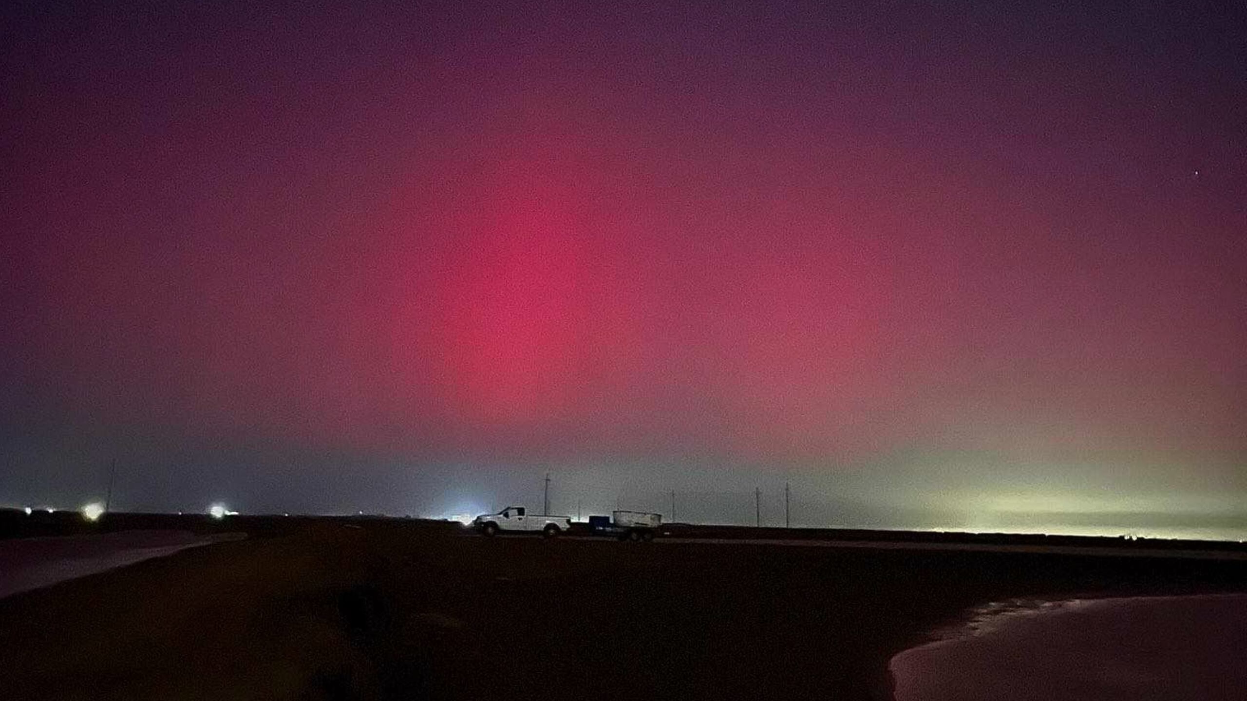 Aurora boreal captada en el poblado de La Atanasia, en Bacum, Sonora: Fotografía de Uziel Lira.