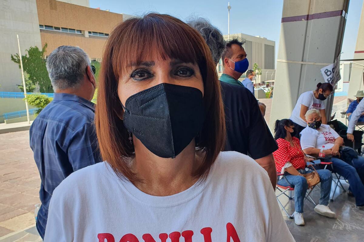 Covid-19 en BC: Por semáforo naranja maestros levantan plantón en Gobierno del Estado