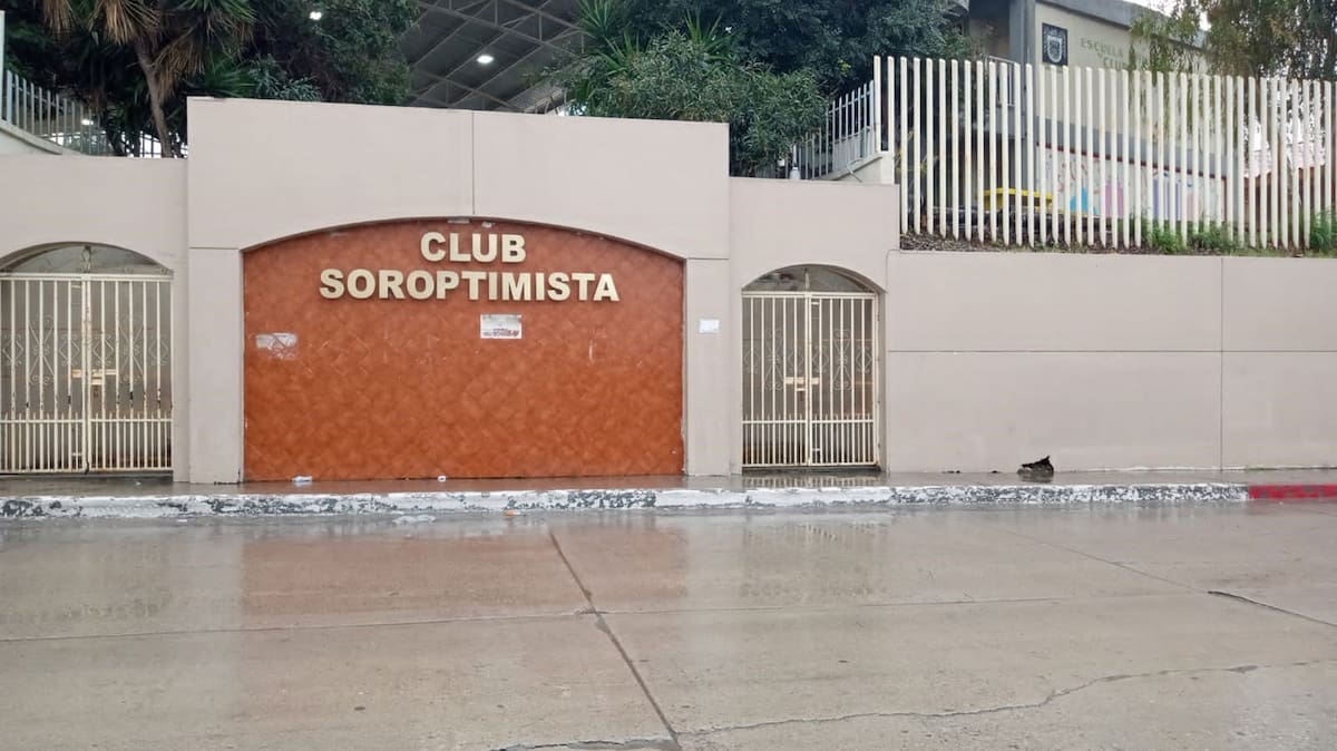 Se realizó un recorrido durante y posterior de las precipitaciones, al interior y en el perímetro de las escuelas.