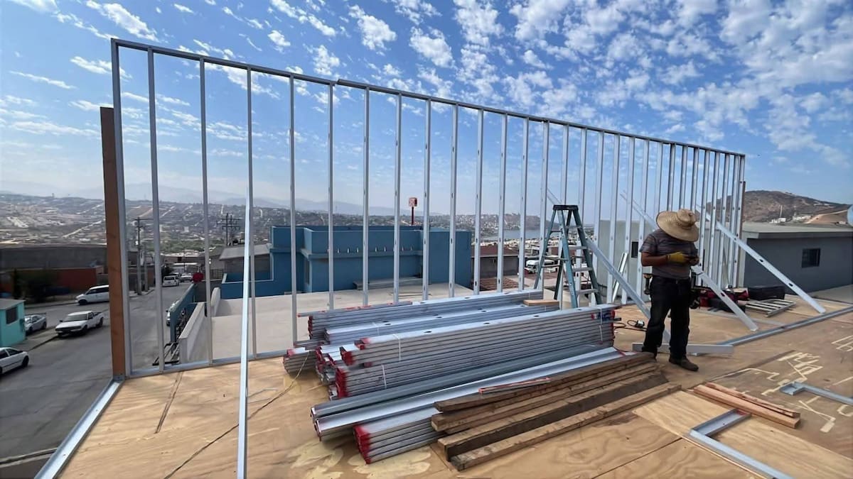 La revisión del T-MEC y los aranceles al acero, aluminio y cobre podrían elevar los costos de construcción y frenar inversiones en la frontera norte, advirtió Comice.
Foto: Cortesía.