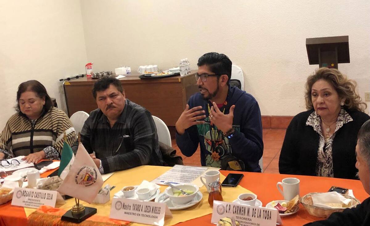 Yataro Adolfo Loeza Mireles estuvo como invitado en la reunión semanal del Grupo Madrugadores.