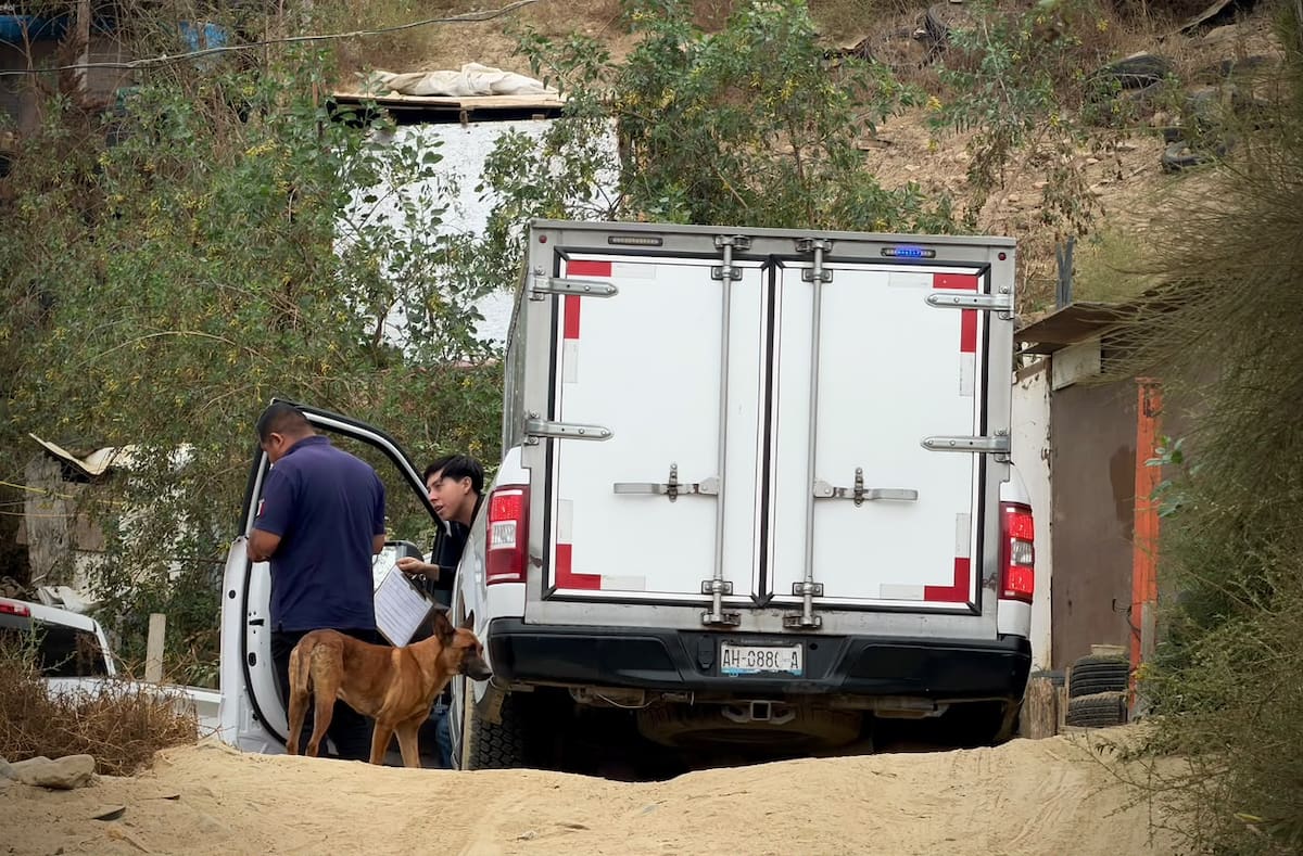 El cuerpo se encontraba sobre la calle México, en las inmediaciones de la calle Oaxaca y frente a una estación de gasolina Chevron, dentro de la delegación San Antonio de los Buenos. Foto: Cortesía / Border Zoom