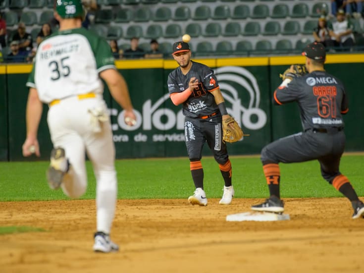Con seis carreras en la octava, Cañeros vence a Naranjeros e iguala la serie