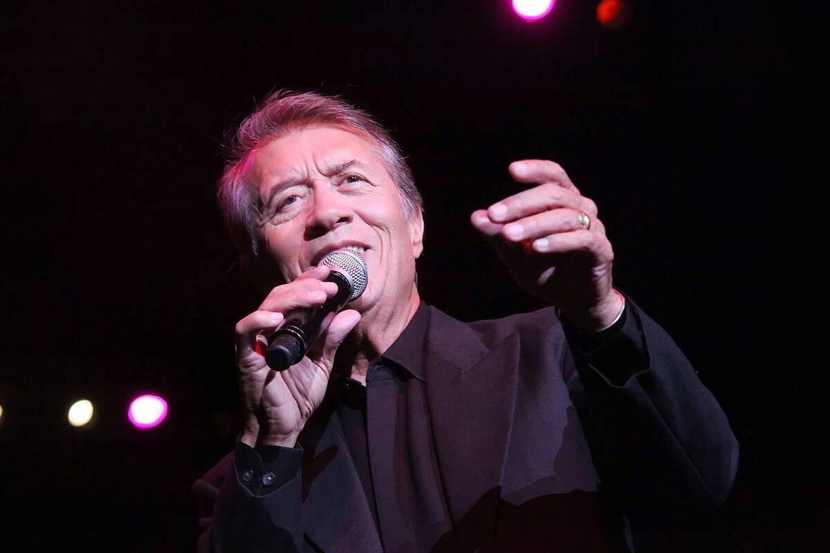 Sorprende José María Napoleón cantando en las calles de Morelia