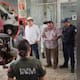 Apedrean a agentes del INM tras enfrentarse a integrantes de la caravana migrante; intentaron detenerlos mientras se bañaban en río (VIDEOS FUERTES)