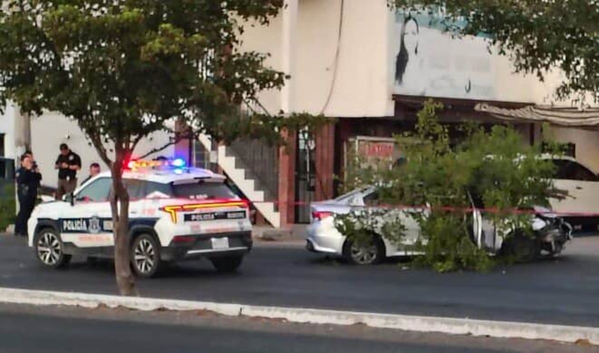 A un costado del conductor los oficiales se dieron cuenta que se encontraba en el suelo un casquillo percutido de arma corta. Foto: Foto: Luis Manuel Moreno