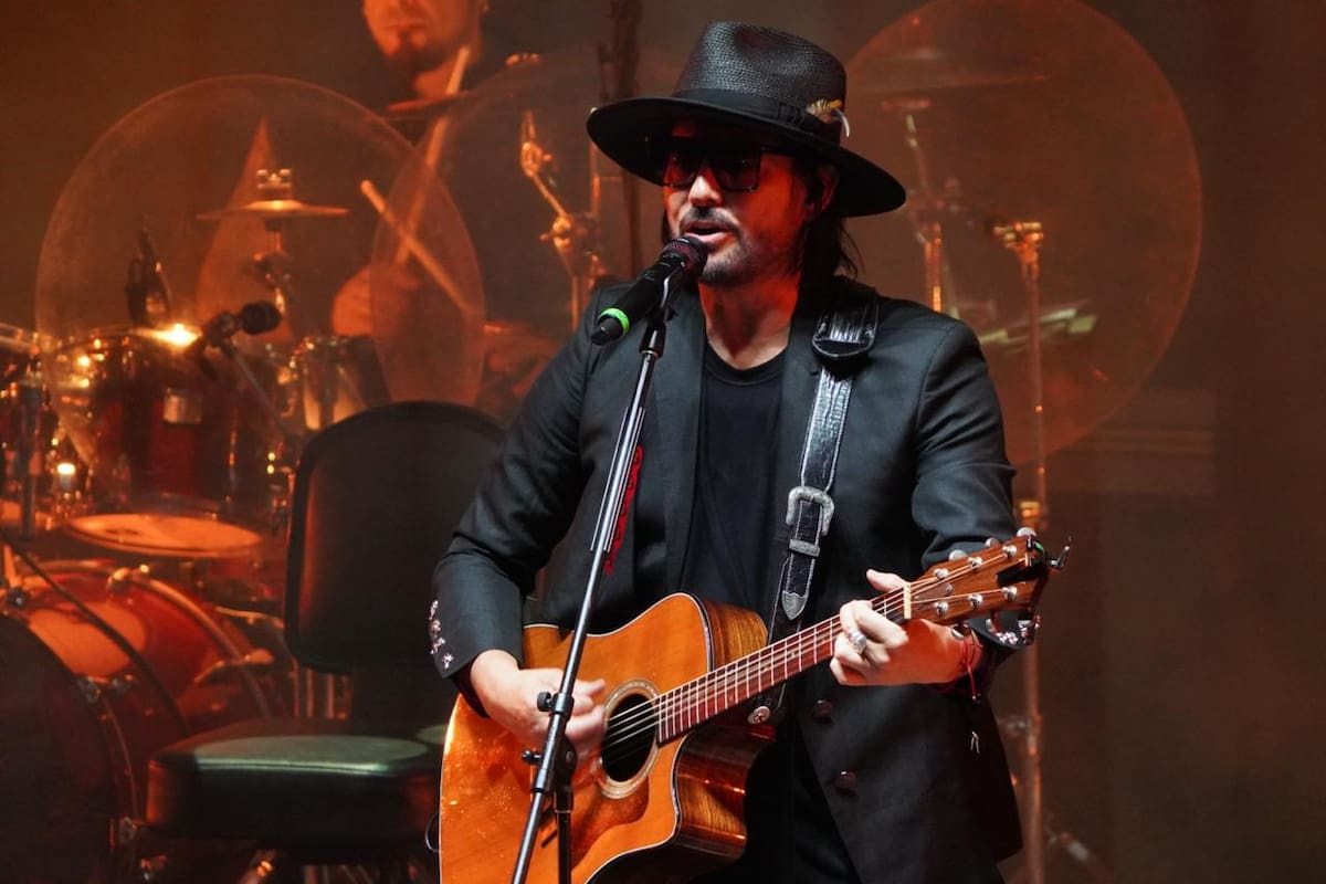 Beto Cuevas cierra su etapa acústica en Tijuana