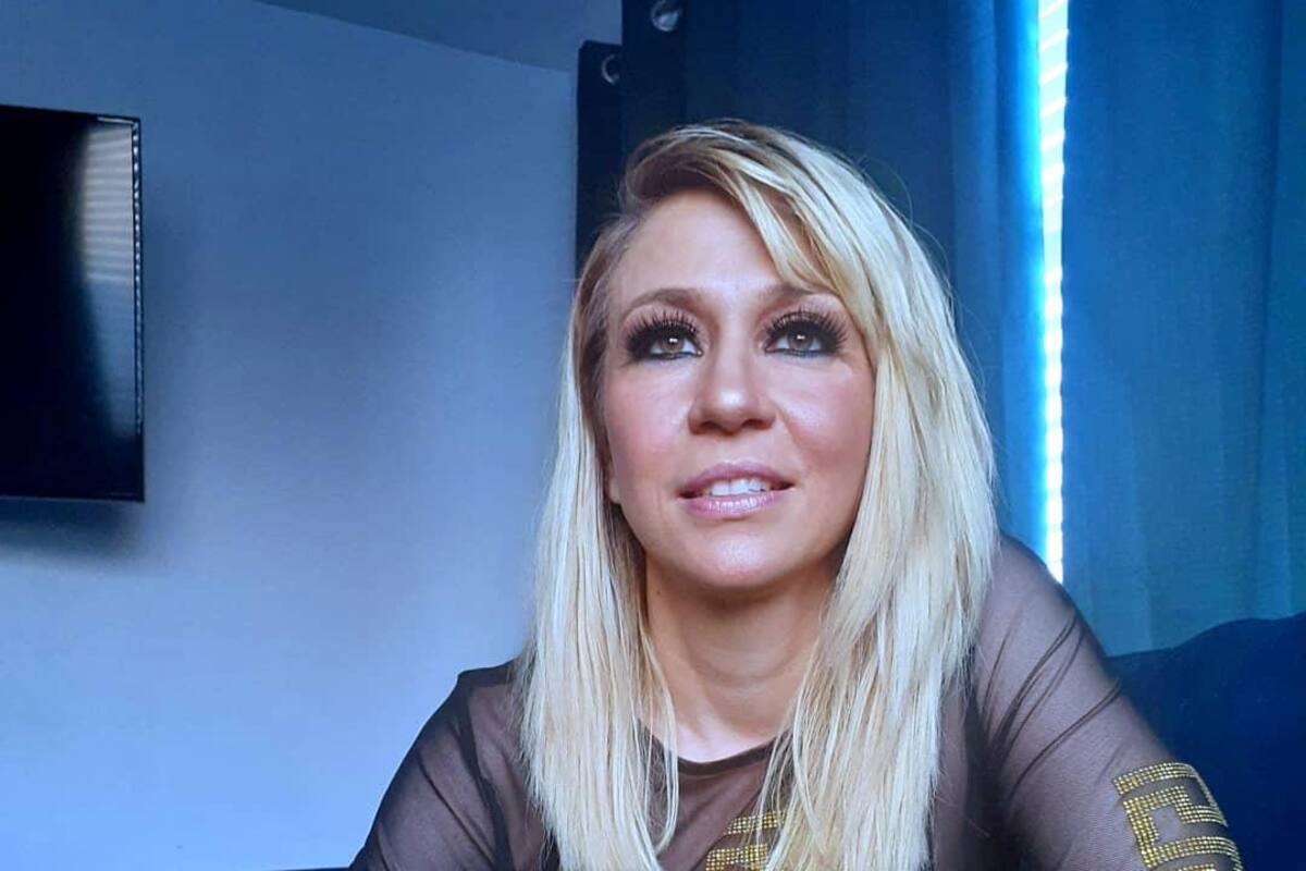 Noelia pasa su cuarentena montada a caballo