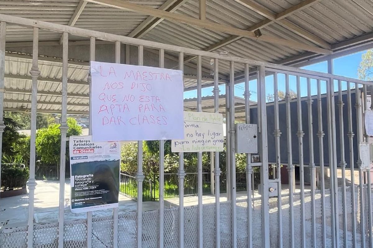 Exigen padres de familia cambio de profesora en Rosarito