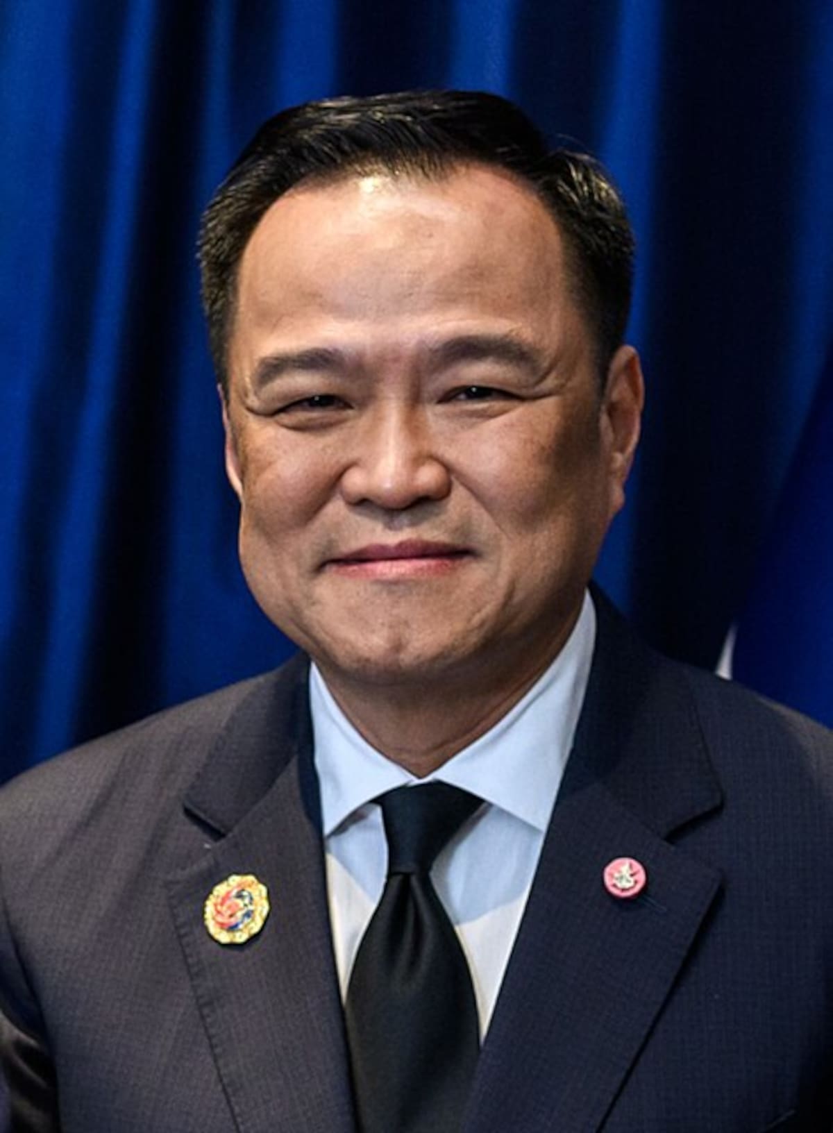 Anutin Charnvirakul, primer ministro de Tailandia, durante la cumbre de la ASEAN celebrada en Kuala Lumpur, Malasia, en octubre de 2025. | Crédito: Daniel Torok / The White House / Wikimedia Commons / Dominio público.