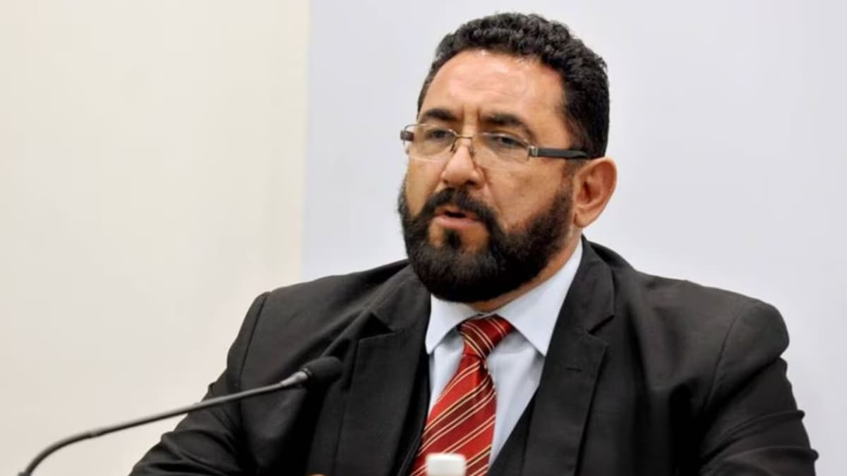 Ulises Lara renuncia a la FGR por motivos personales después de seis meses y deja sin relevo anunciado la fiscalía que atiende casos federales de alto impacto durante la reestructuración de Ernestina Godoy