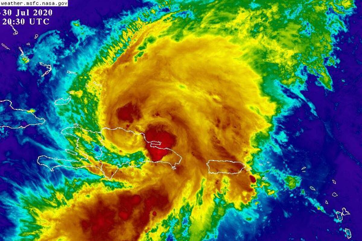 Florida en estado de emergencia por llegada del huracán Isaías