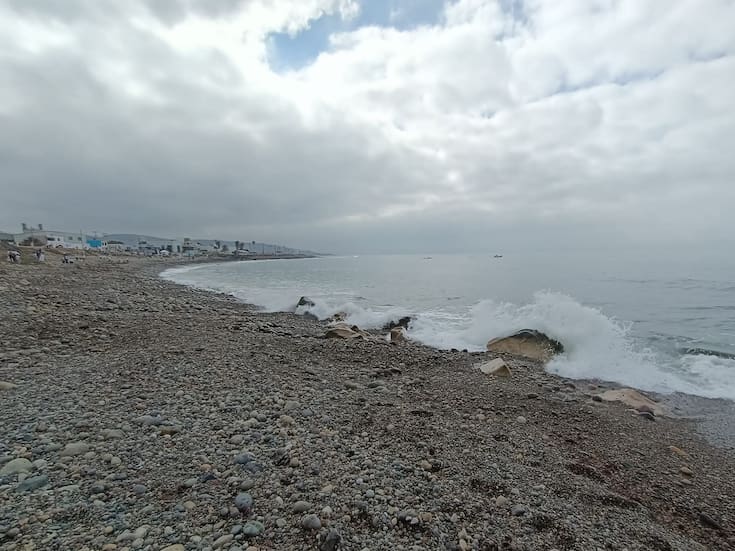 Denuncian contaminación por diésel en playa de El Sauzal