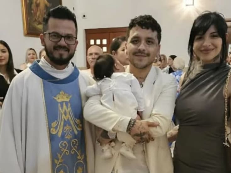 Foto inédita de Cazzu y Nodal en bautizo revive su relación: los detalles detrás de la imagen