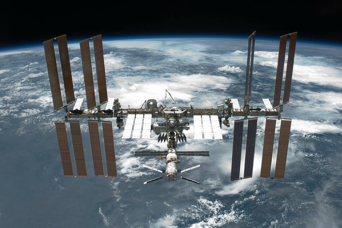 Lanzan cohete ruso con alimentos, agua y combustible para los astronautas de la EEI