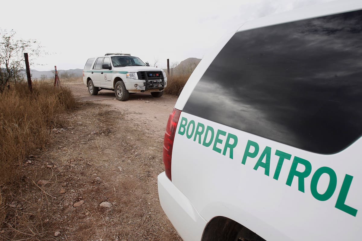 Arrestan a dos fugitivos de México en San Diego