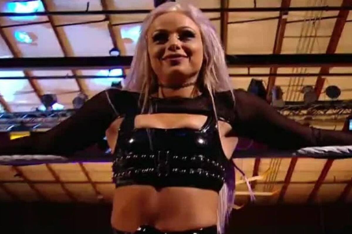 Liv Morgan sorprende al superar a Natalya en Wrestlemania 36
