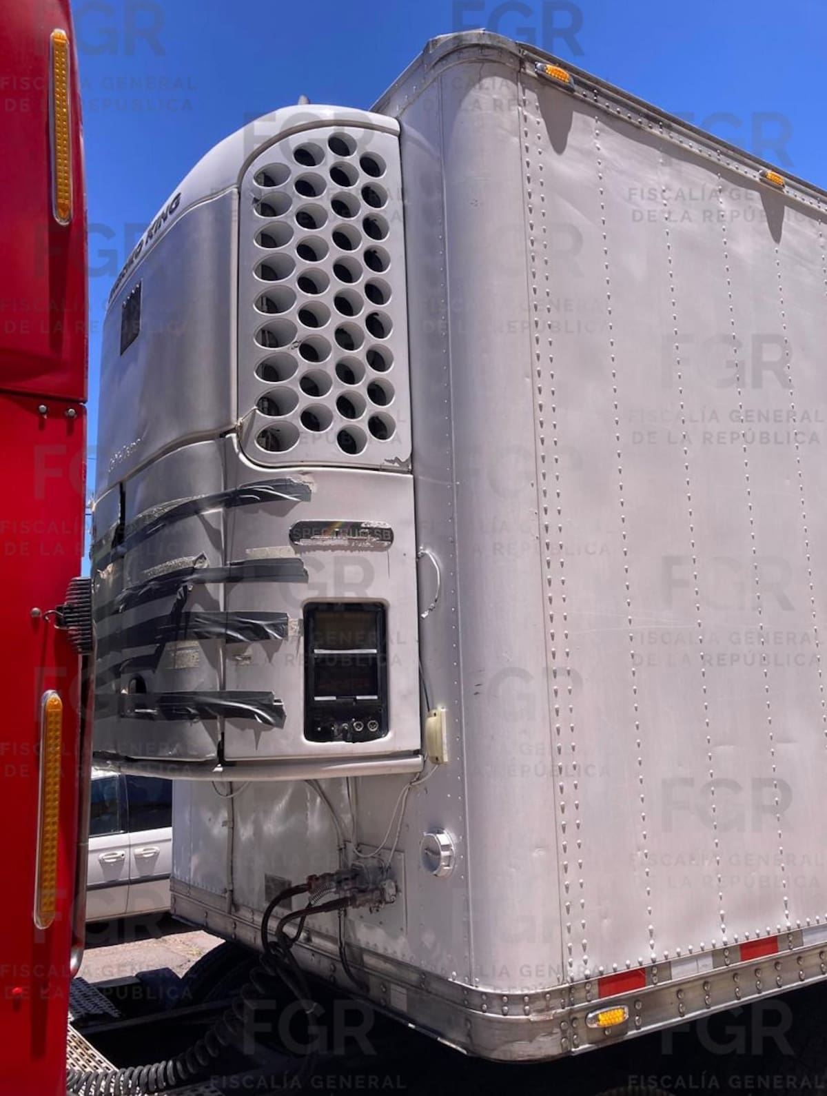 Un hombre fue condenado a 12 años de prisión y a una multa superior a 814 mil pesos tras ser detenido con 52 migrantes, entre ellos 20 menores de edad, en una carretera de Sonora. Foto: Cortesía