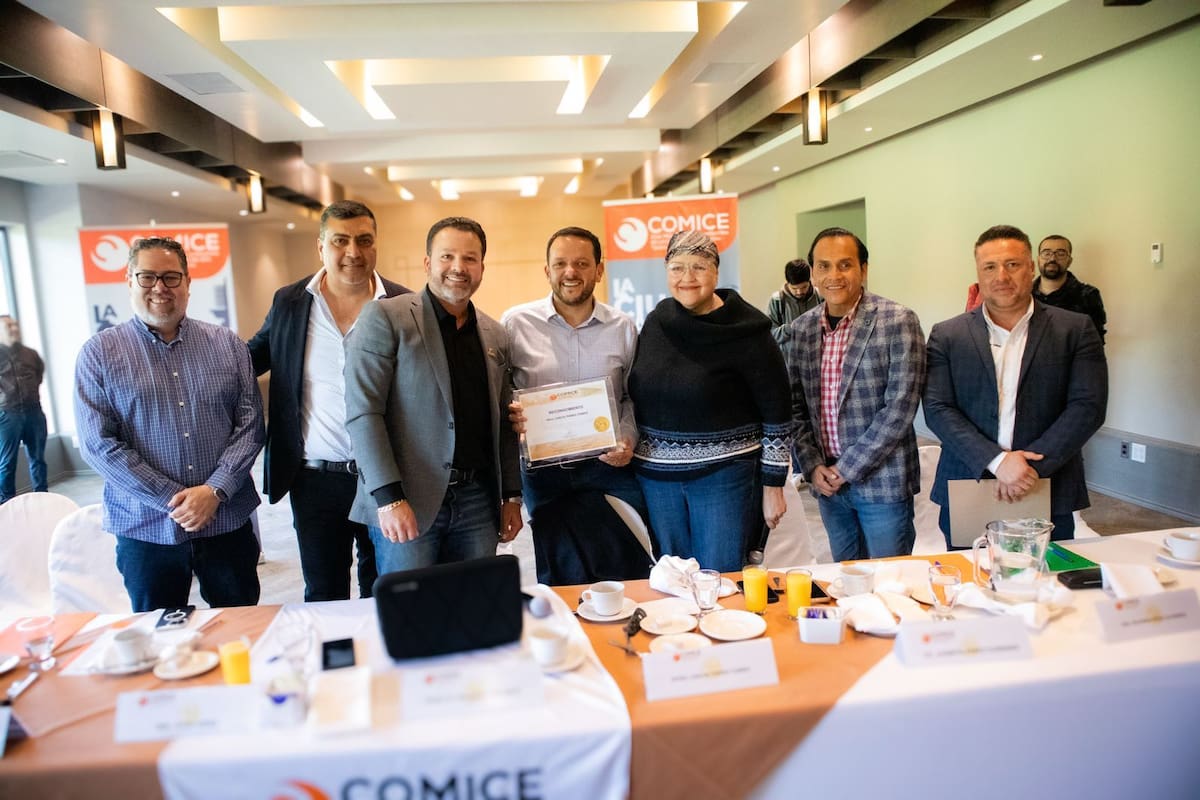 Sesión con integrantes de la COMICE