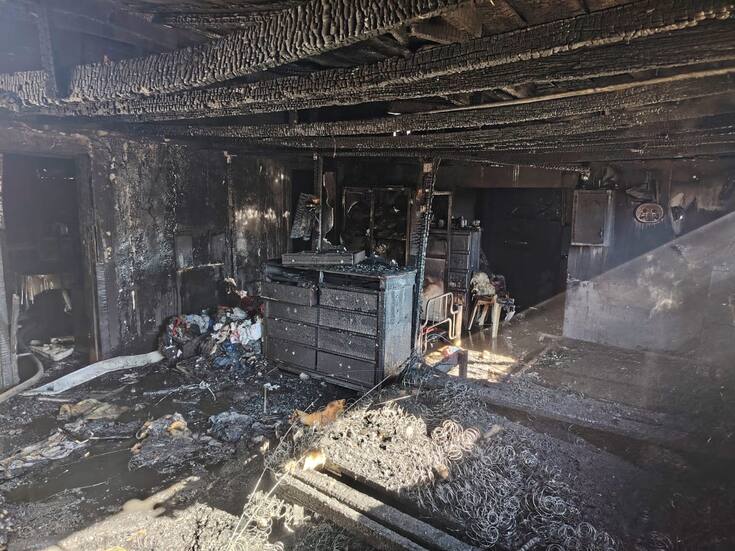 Familia solicita apoyo tras quedar su vivienda en ruinas