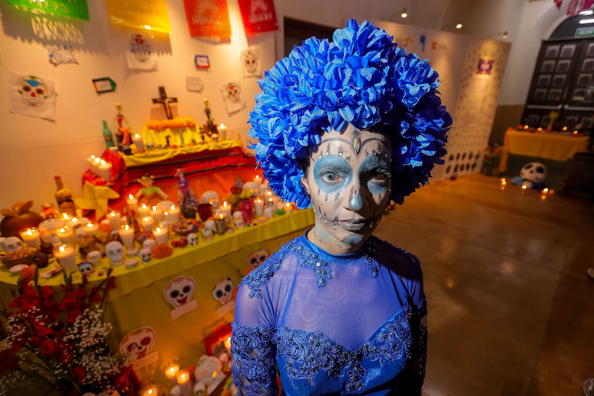 Colegio de Sonora dedica altar de muertos a niños migrantes fallecidos