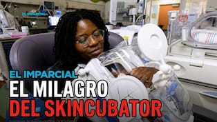 El “SKINCUBATOR” permite a padres SOSTENER a sus GEMELOS PREMATUROS sin interrumpir el soporte vital