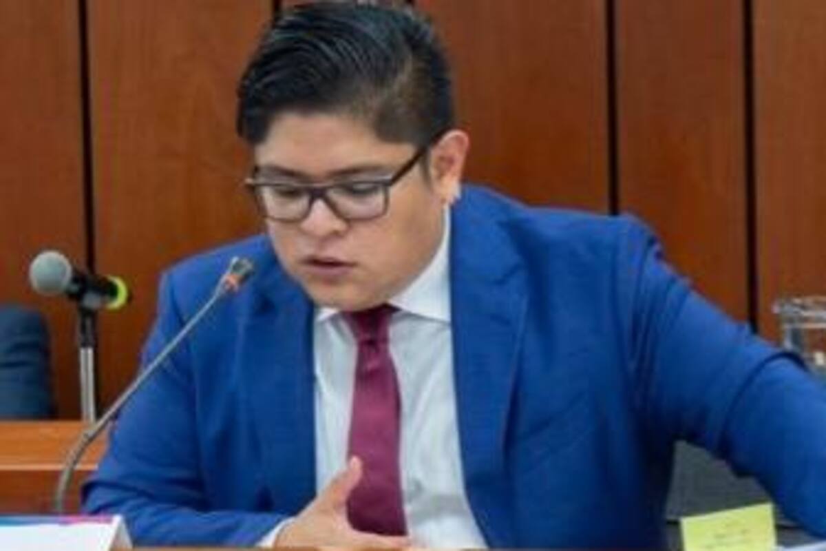 Gibrán Ramírez se registrará como candidato a la presidencia de Morena