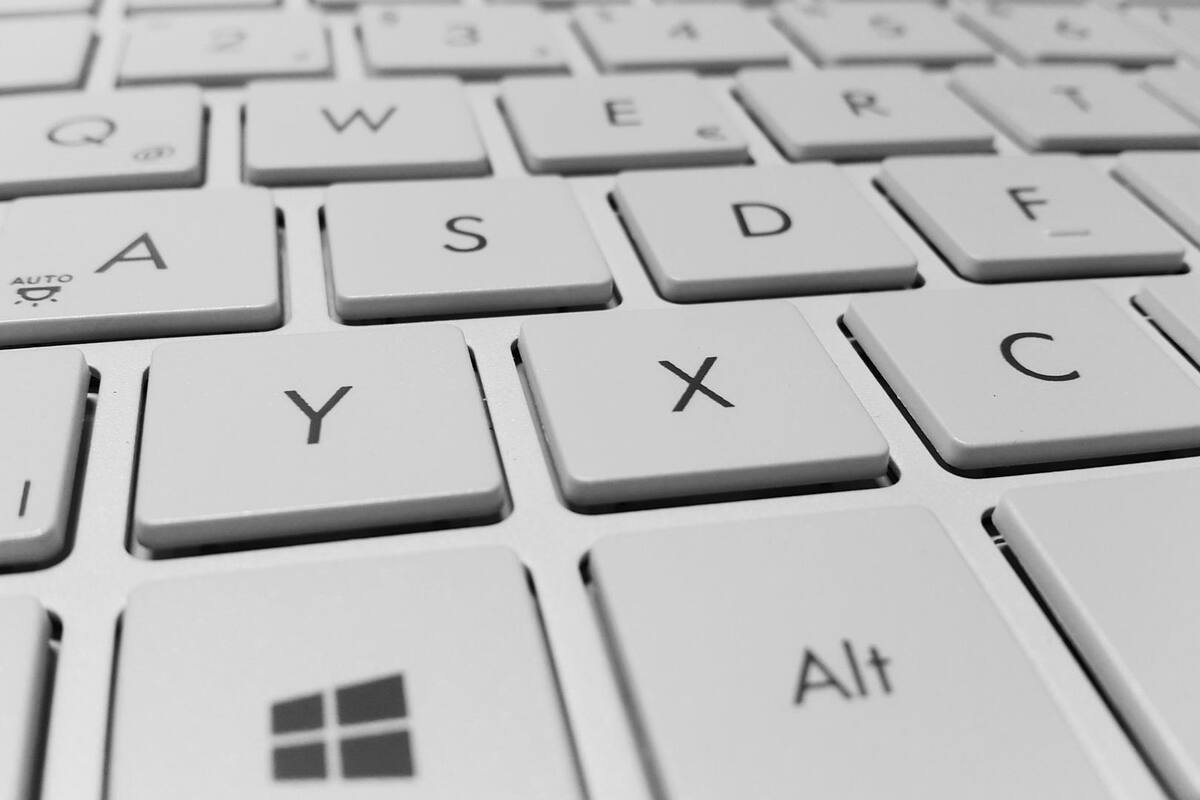 Aprende a limpiar correctamente el teclado de tu computadora de escritorio o laptop