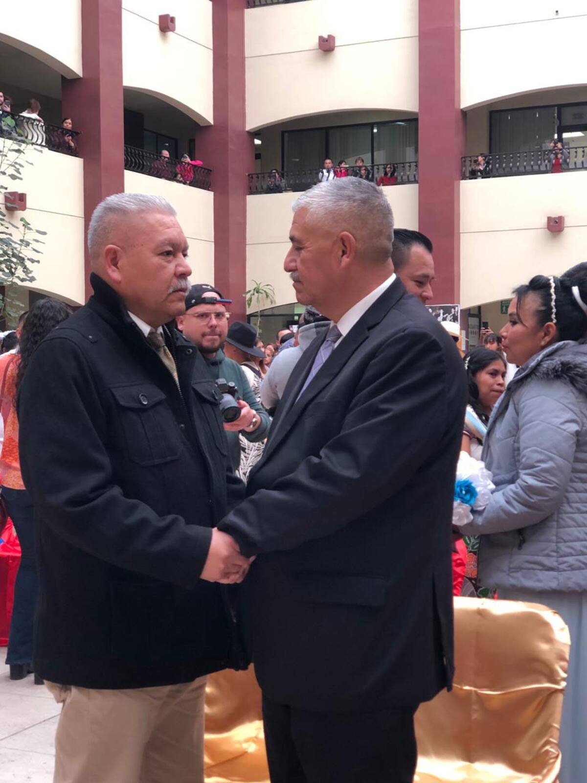 Manuel Rocha Olivares y Albino Cevallos Flores, de 56 y 55 años se unieron en matrimonio igualitario.