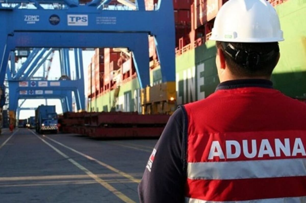 Se abrieron procedimientos legales contra los funcionarios implicados en la falsificación del oficio y en la devolución ilegal de los contenedores.