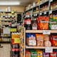 ¿La tienda tiene que respetarte el precio de la etiqueta?