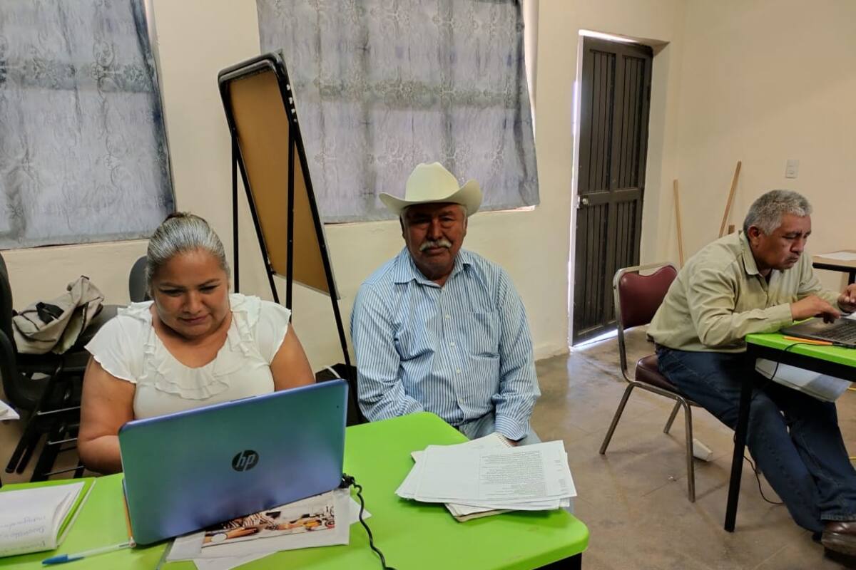 Maestros sonorenses participaron en la elaboración de libros de texto