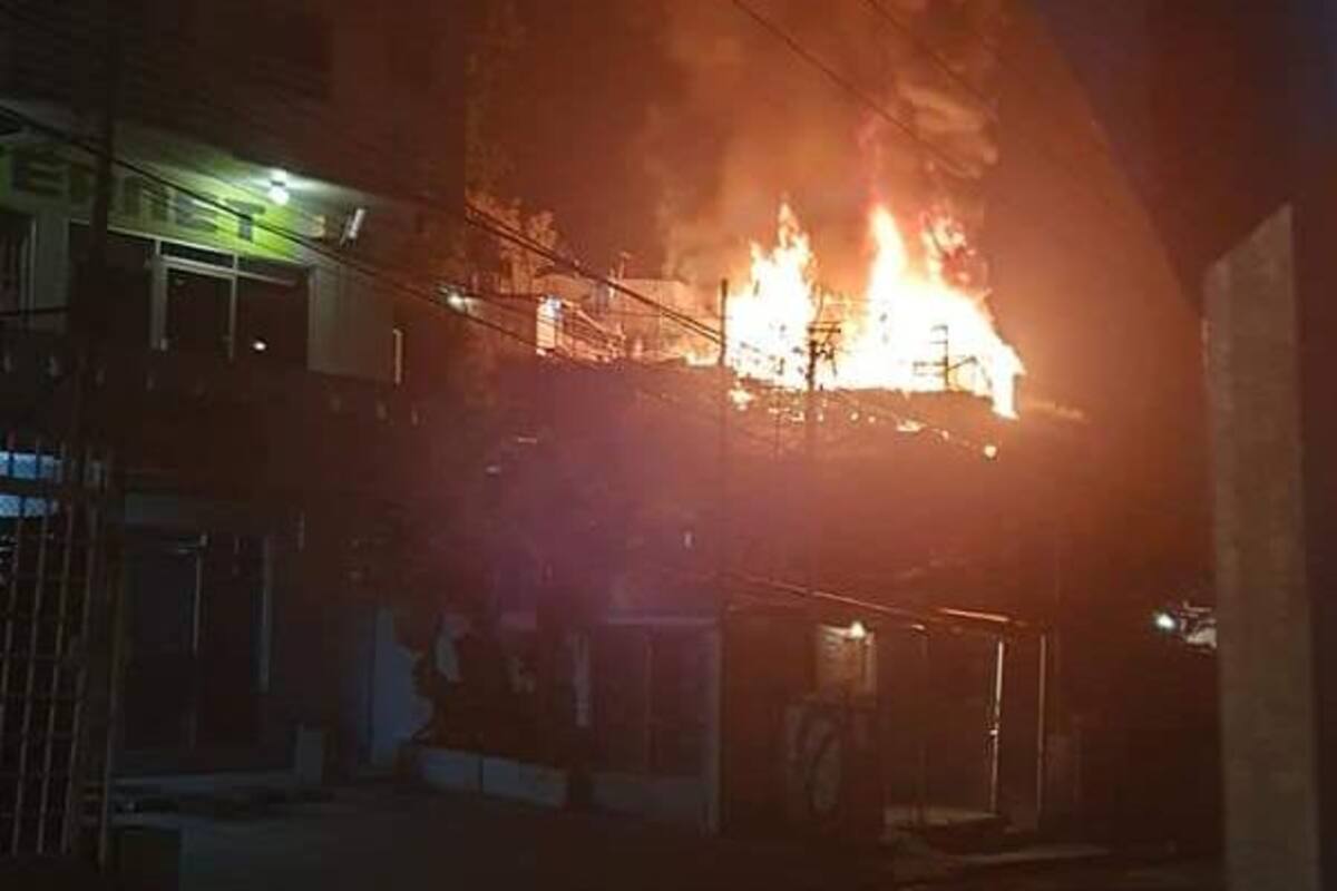 Incendio consume viviendas en la colonia Camino Verde