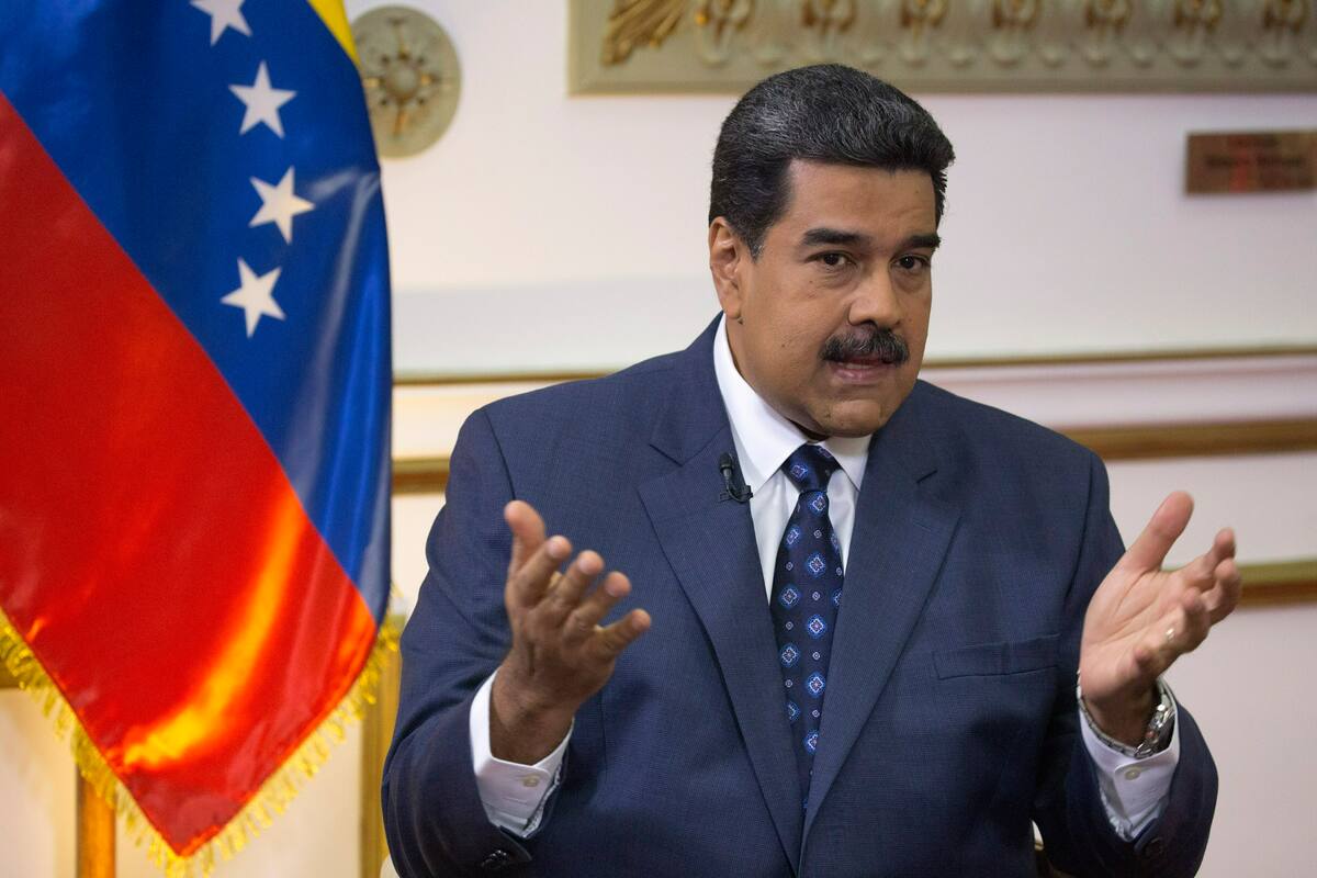 Maduro 'se enamora' de Netflix por serie de Simón Bolívar